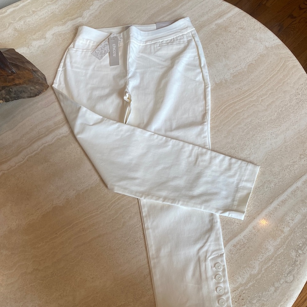 White Chicos petite pull up pants.